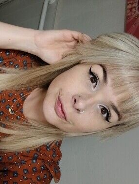Meet your Posher, Cassandra
